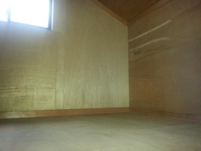 Bathroom. Ceiling storage! 