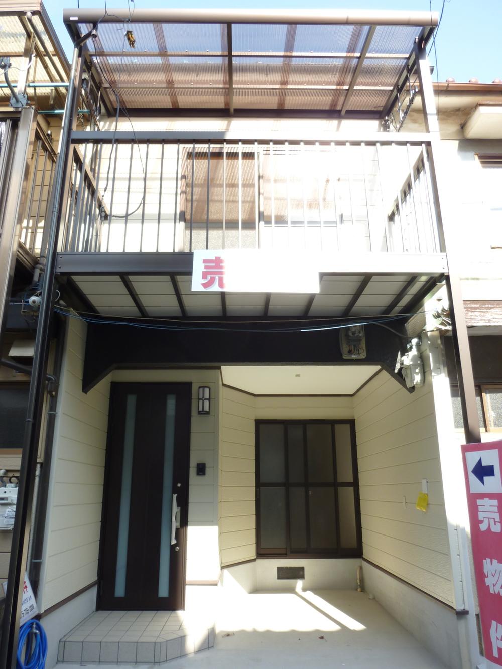 Local appearance photo