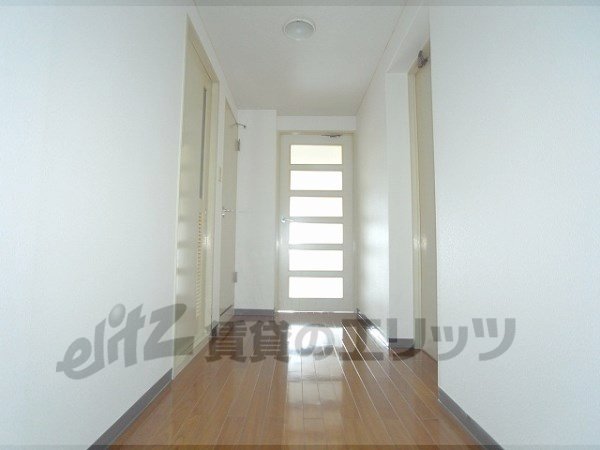 Other room space. Corridor