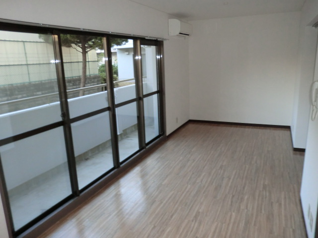 Living and room. Separate image