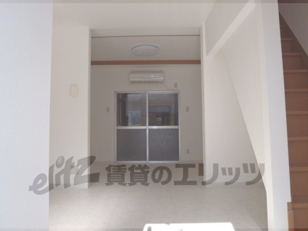 Living and room. Since the renovation of already is beautiful