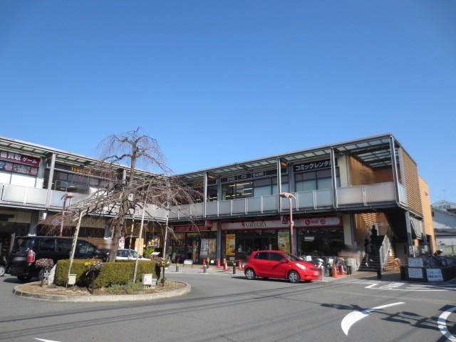 Rental video. TSUTAYA Yamashina Station shop 768m up (video rental)