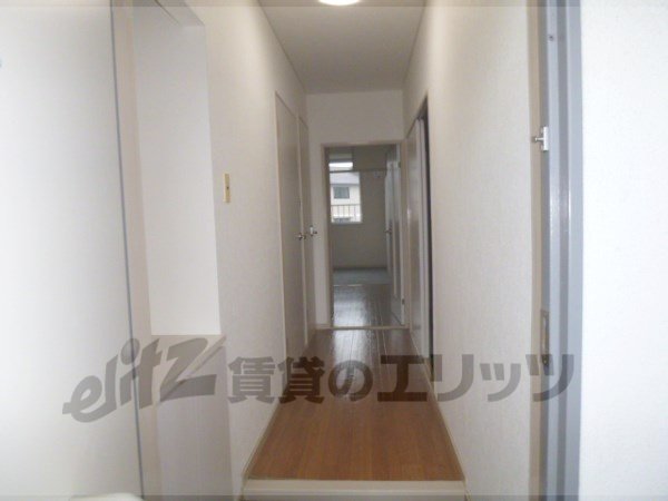 Other room space. Corridor