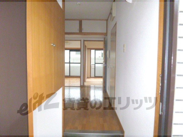 Other room space. Corridor