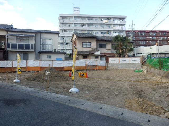 Local photos, including front road. Local shooting