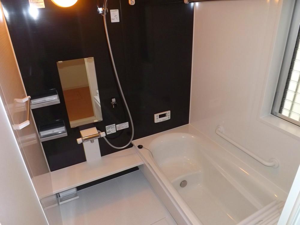 Same specifications photo (bathroom). Hitotsubo type of barrier-free!