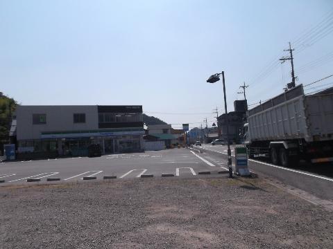 Convenience store. 50m to a convenience store