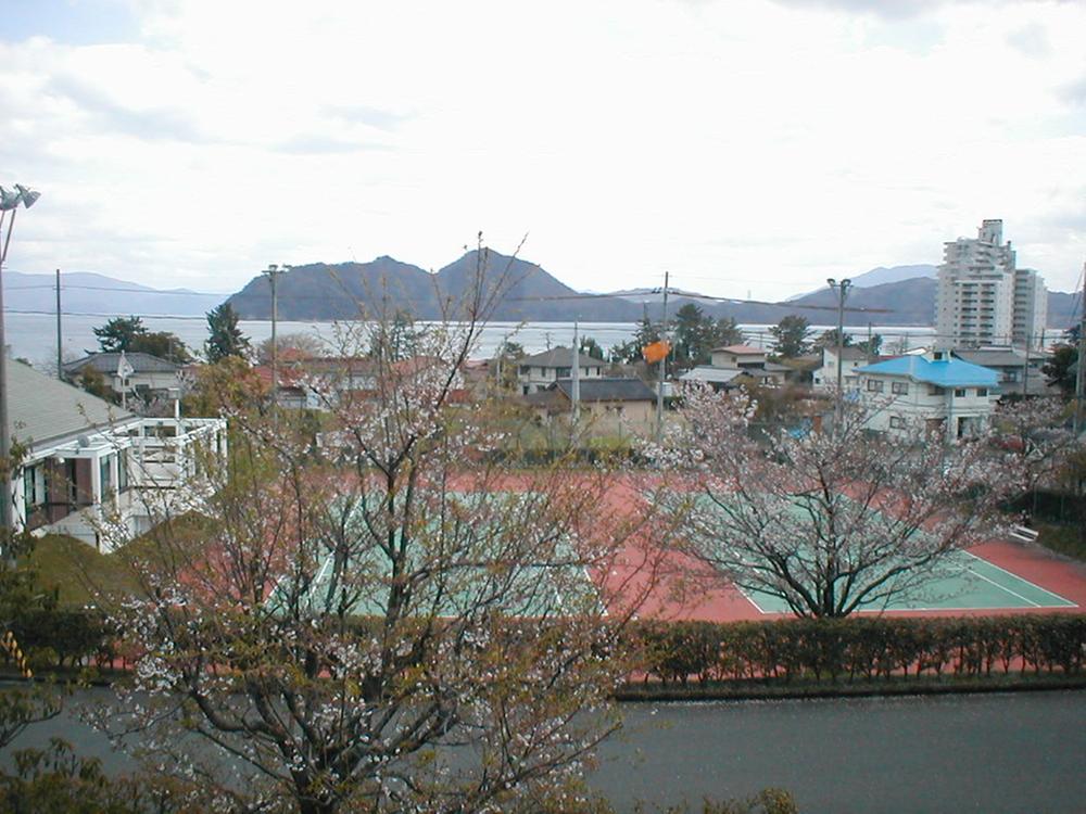 View photos from the dwelling unit. Local (10 May 2013) Shooting