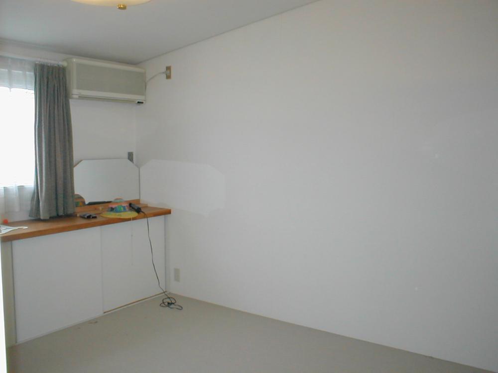 Non-living room. Indoor (10 May 2013) Shooting