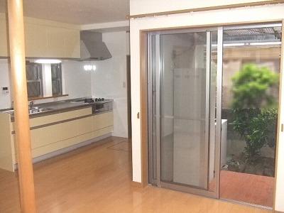 Living. LDK about 14.5 Pledge There is also a wood deck