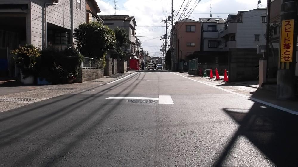 Local photos, including front road. Local (11 May 2013) Shooting