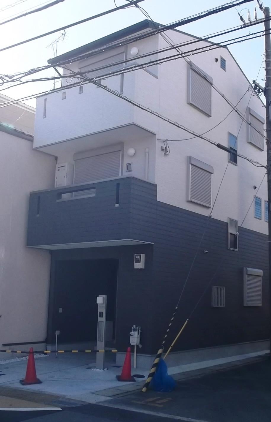 Local appearance photo. Local (11 May 2013) Shooting