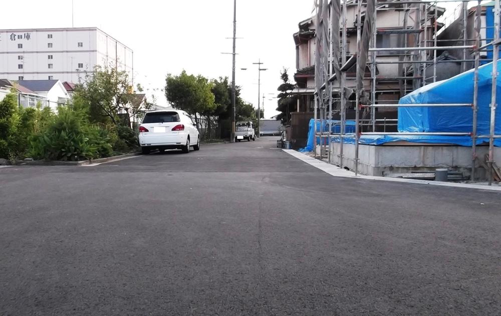 Local photos, including front road. Local (11 May 2013) Shooting