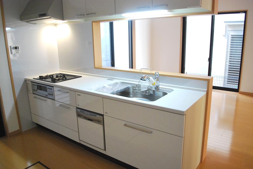 Kitchen. Same specifications photo (kitchen) System kitchen storage lot in popularity of face-to-face