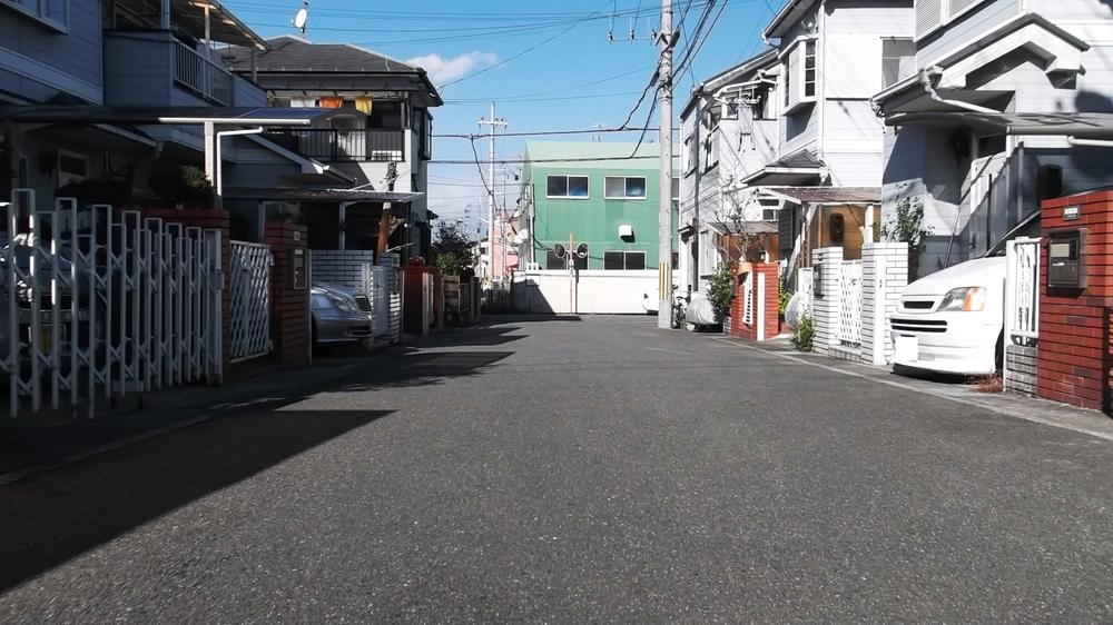 Local photos, including front road. Local (11 May 2013) Shooting