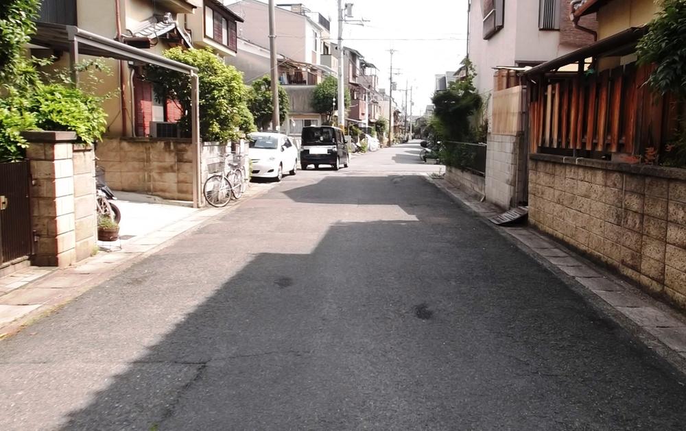 Local photos, including front road. Local (12 May 2013) Shooting