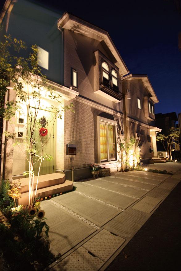 Same specifications photos (appearance). Street lamp is lit at night. Tari greeted brighten the return home, Also in crime prevention measures ◎