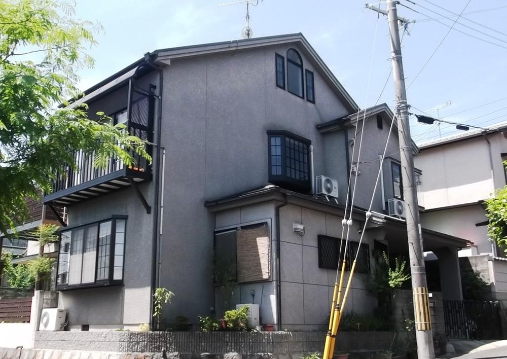 Local appearance photo. Local (11 May 2013) Shooting