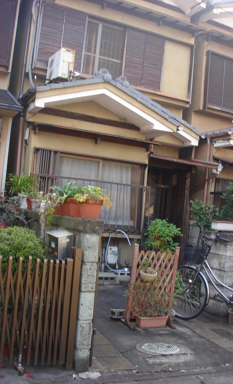 Local appearance photo. Local (12 May 2013) Shooting