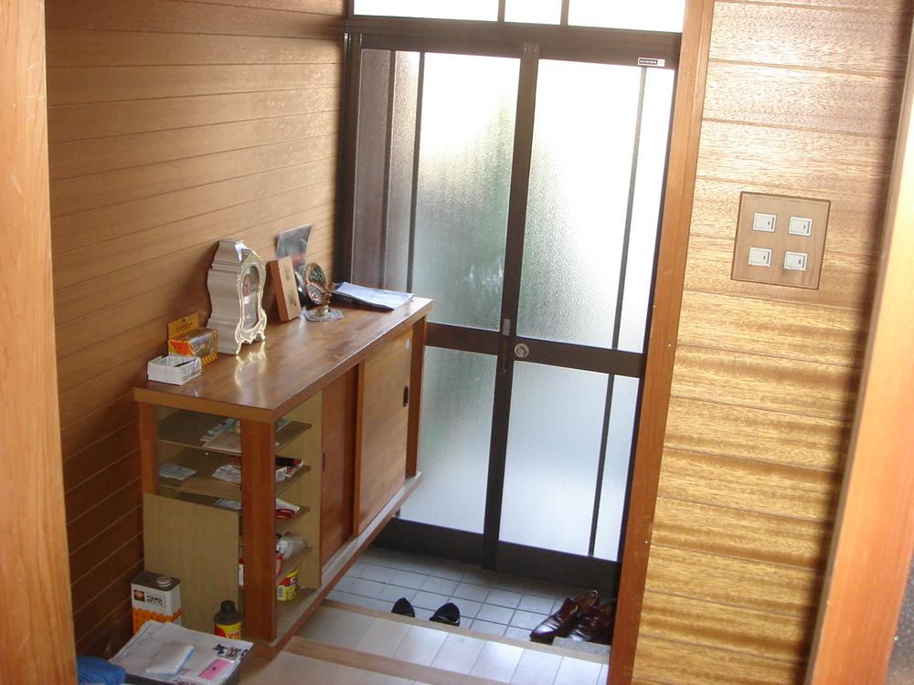 Entrance. Local (12 May 2013) Shooting