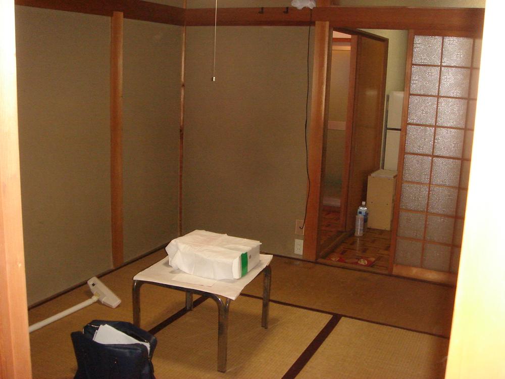 Non-living room. Indoor (12 May 2013) Shooting