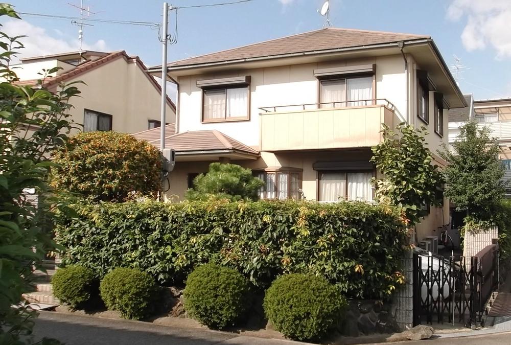 Local appearance photo. Local (11 May 2013) Shooting