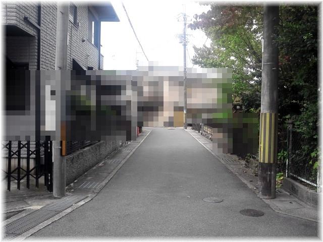 Local photos, including front road. Local (11 May 2013) Shooting