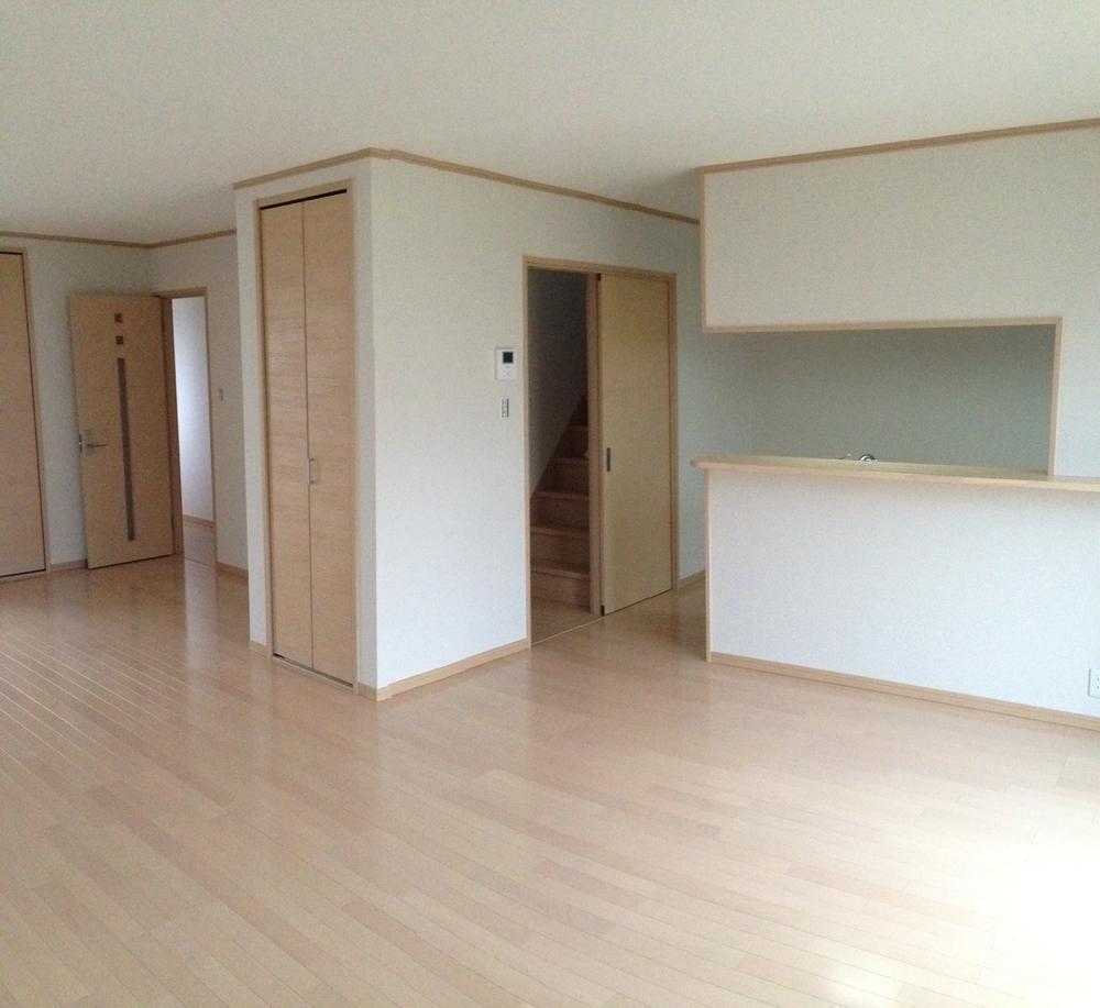 Same specifications photos (living)