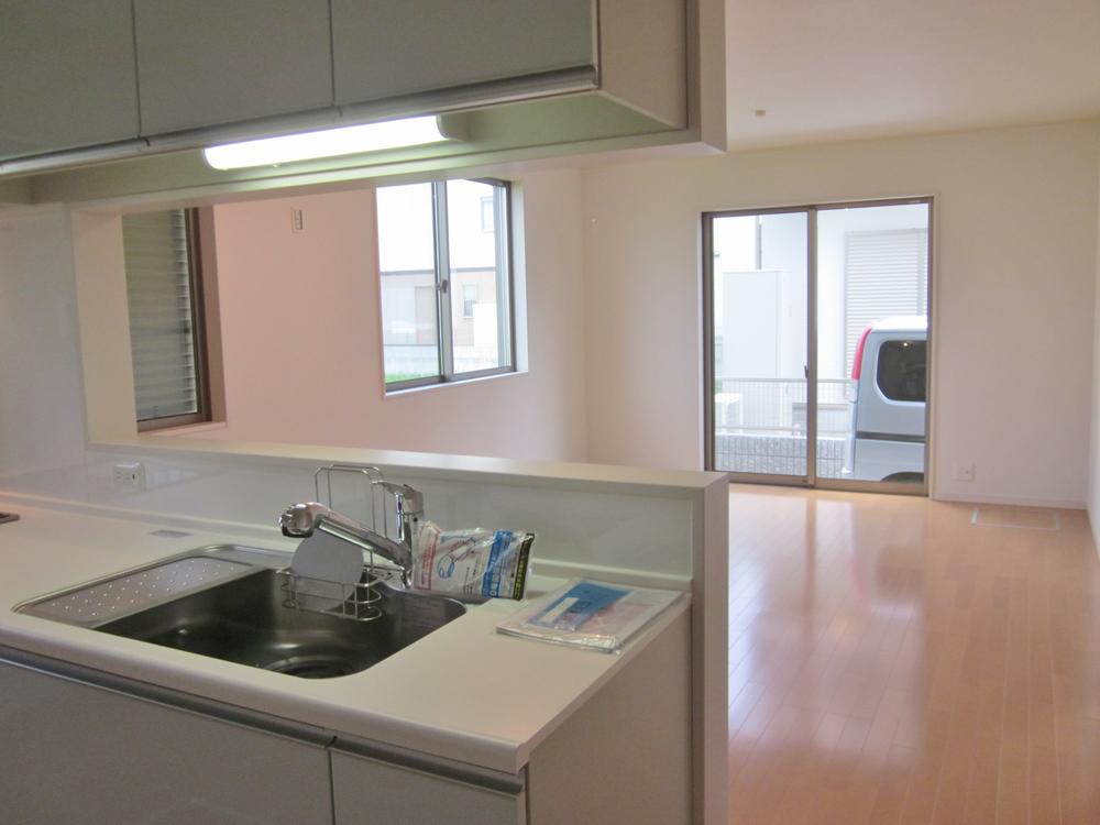 Same specifications photos (living)