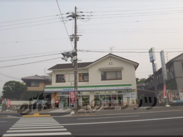 Convenience store. FamilyMart Muko Lok Nishiguchi store up (convenience store) 130m