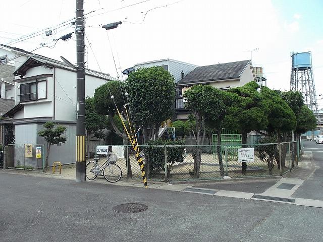 park. Since there is also park near 50m to Sawano East Park will play place for children