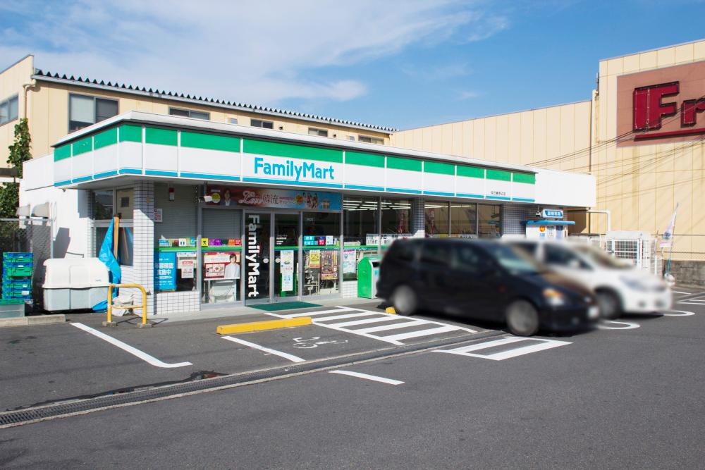 Convenience store. 572m to FamilyMart Muko Tonohen shop