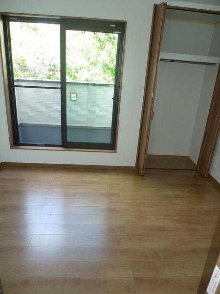 Non-living room. Indoor (10 May 2013) Shooting