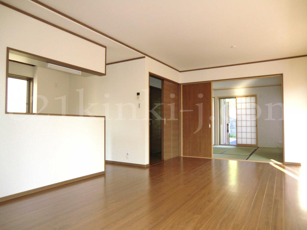 Living. Same specifications photos (living) LDK popular face-to-face kitchen