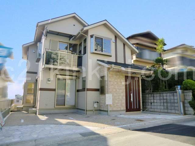 Same specifications photos (appearance). Same specifications photos (appearance) first floor second floor shutters with shutter