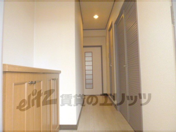 Other room space. Corridor