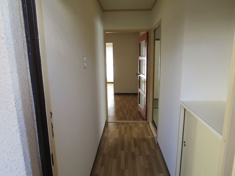 Other room space. Corridor