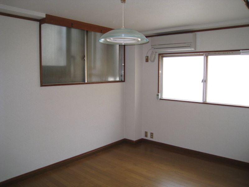 Living and room. Air conditioning had made!