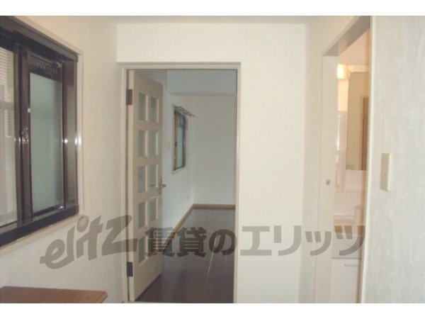 Other room space. Corridor