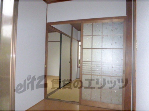 Other room space. Corridor