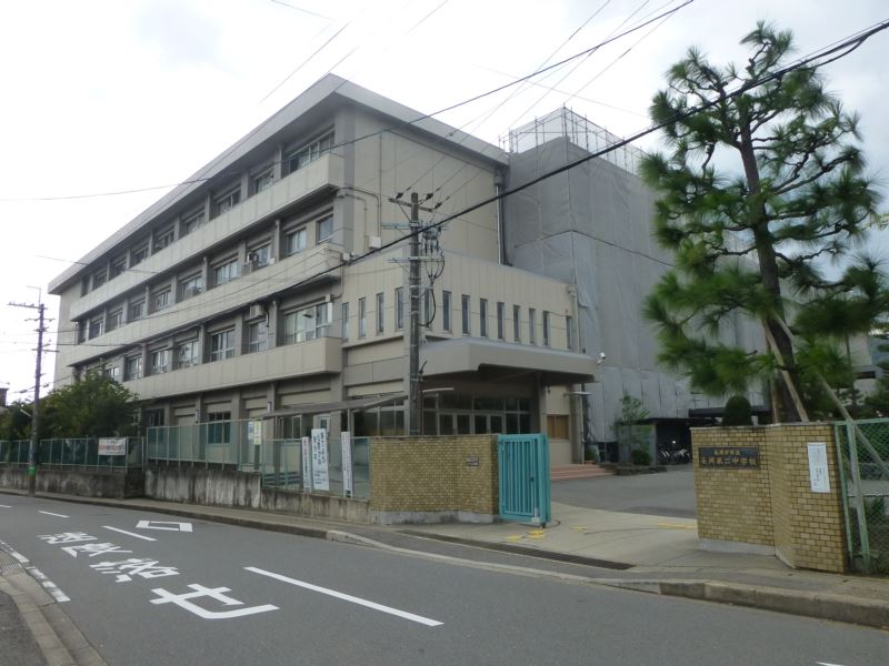 Junior high school. Nagaokakyo stand Nagaoka second junior high school (junior high school) up to 1321m