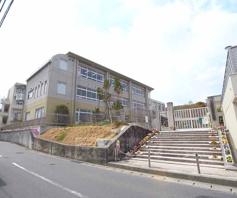 Primary school. Choboji 150m up to elementary school (elementary school)