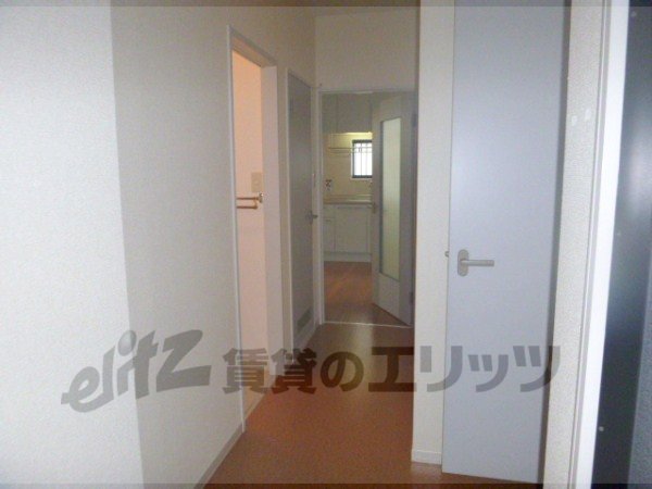 Other room space. Corridor
