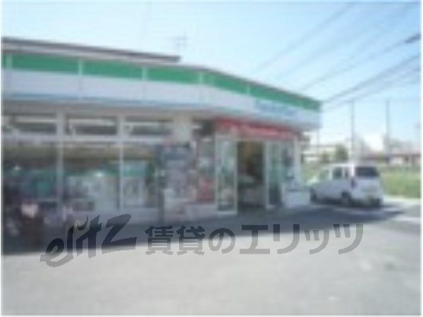 Convenience store. 630m to FamilyMart Ueda Tomooka store (convenience store)
