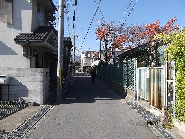 Local photos, including front road. It is before the road