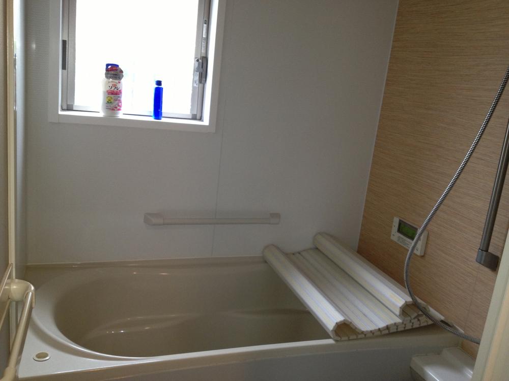 Bathroom. Spacious 1 pyeong type of unit bus! 