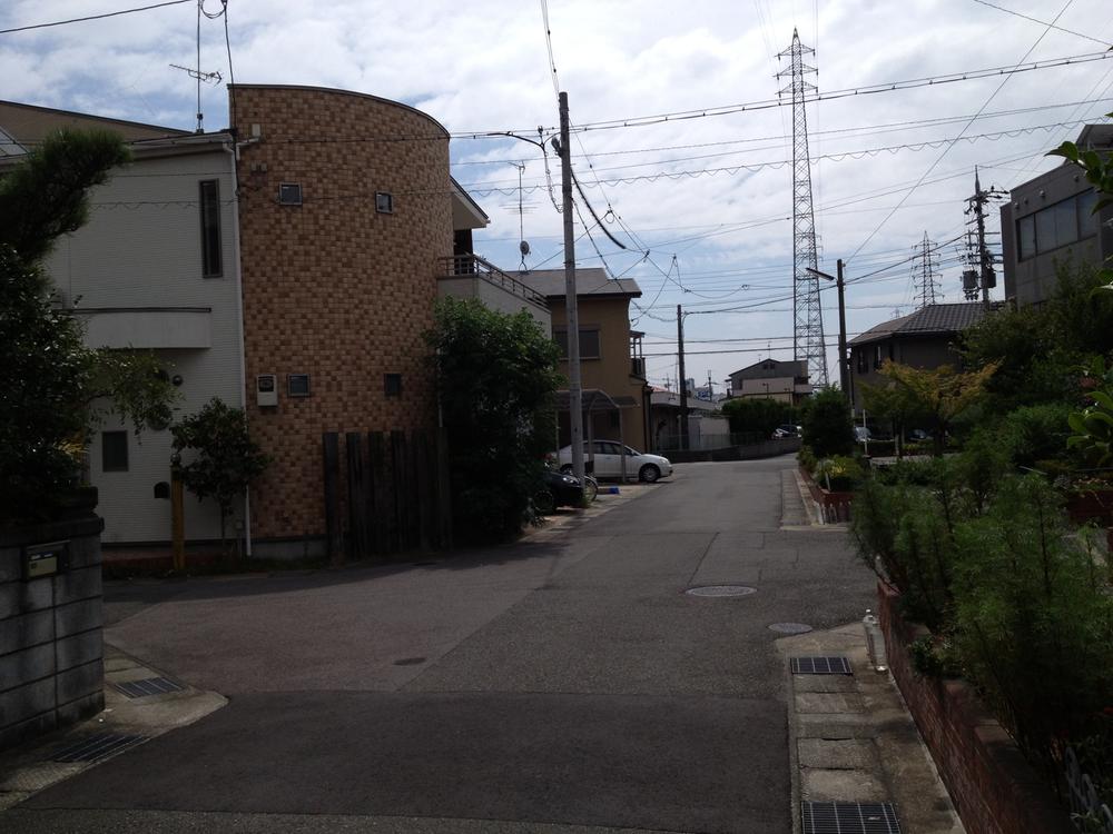 Local photos, including front road. Before road spacious 5m! 