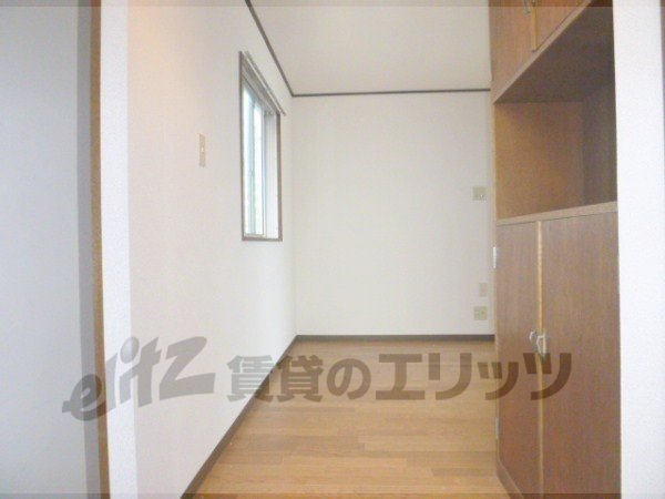 Other room space. Corridor