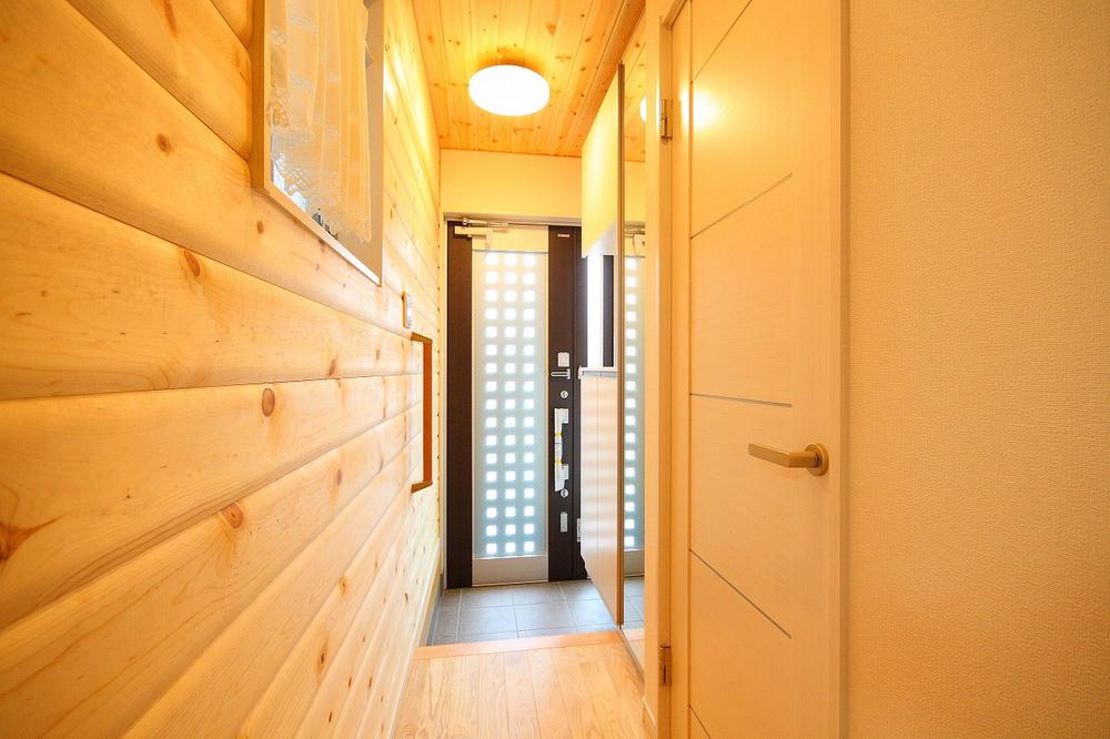 Entrance. Local (12 May 2013) Shooting