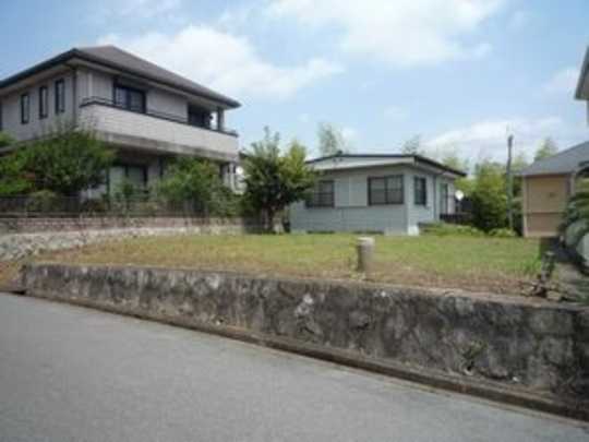 Local land photo. Land 59.50 square meters !!. It is a land without building conditions !!.